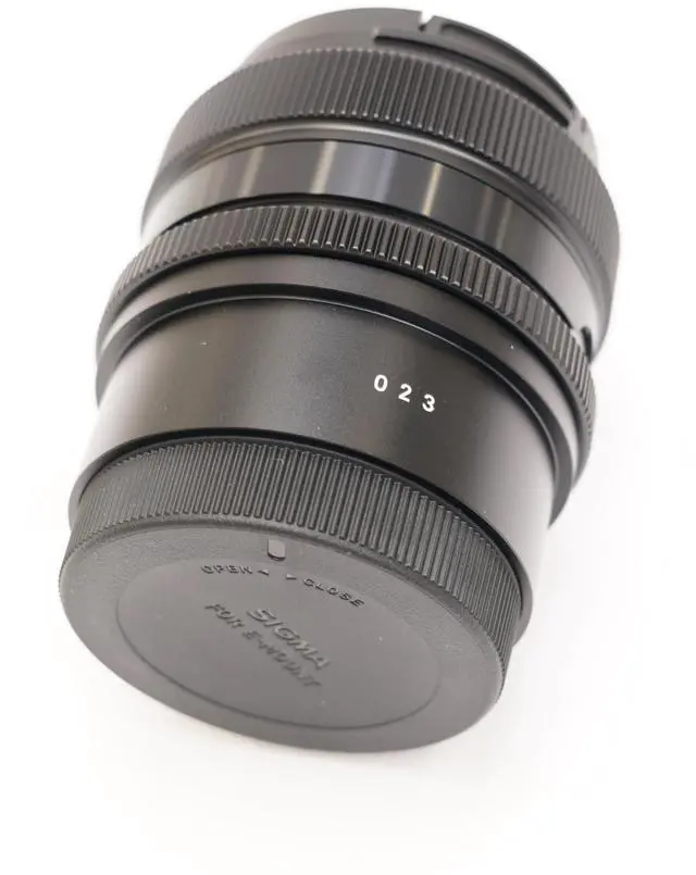 Alt view image 13 of 18 - Sigma 50mm F2.0 DG DN for Sony Mount