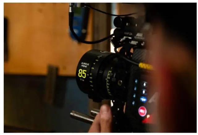 Alt view image 4 of 12 - NiSi 85mm Aureus Prime Full Frame T1.4 Cinema Lens with Virtually Zero Focus Breathing and 46mm Imaging Circle (PL Mount)