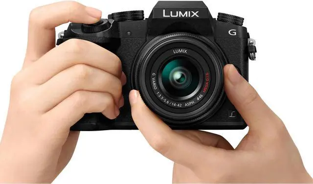Alt view image 2 of 20 - Panasonic DMCG7/B, 14-42mm F/3.5-5.6 Ii Mega OIS, Black