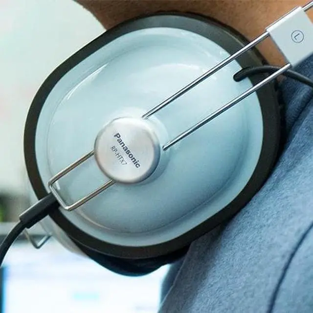 Alt view image 6 of 7 - Headphones