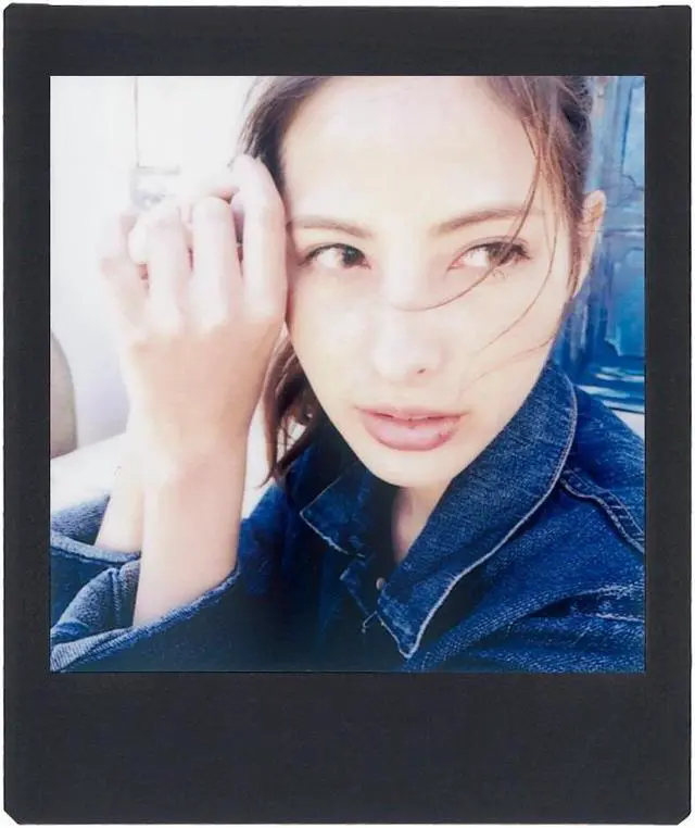 Alt view image 2 of 19 - Fujifilm Instax SQUARE Film - 10 Exposure