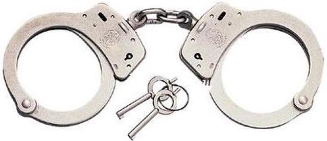 Smith & Wesson Model 100P Long Chain Handcuffs