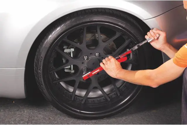 Alt view image 7 of 7 - Powerbuilt 1/2-Inch Drive Deflecting Beam Torque Wrench - 649972