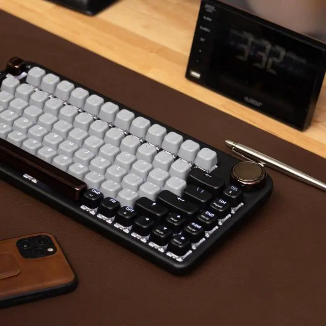 Alt view image 2 of 11 - Azio IK404 IZO Wireless BT5/USB PC & Mac Mechanical Keyboard, Pre-Lubed Red Switches, Black Willow