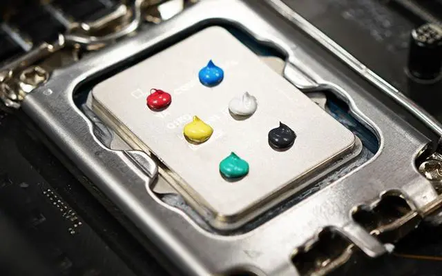 Alt view image 2 of 4 - Cooler Master MGY-ADSB-N03G-R1 CryoFuze 5 Thermal Paste, Nanoparticles, CPU/GPU Temp-50°C to 240°C for CPU, GPU Coolers (Blue)