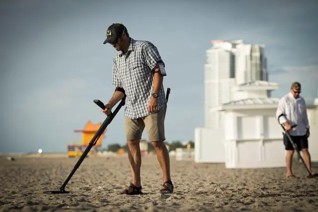 Alt view image 6 of 14 - Minelab GO-FIND 44 Metal Detector with PRO-FIND 15 Pinpointer & Holster