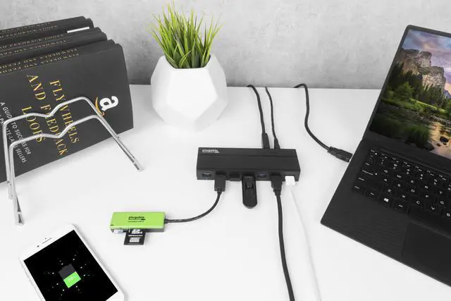 Alt view image 3 of 14 - Plugable 7-Port USB 3.0 Hub with 36W Power Adapter