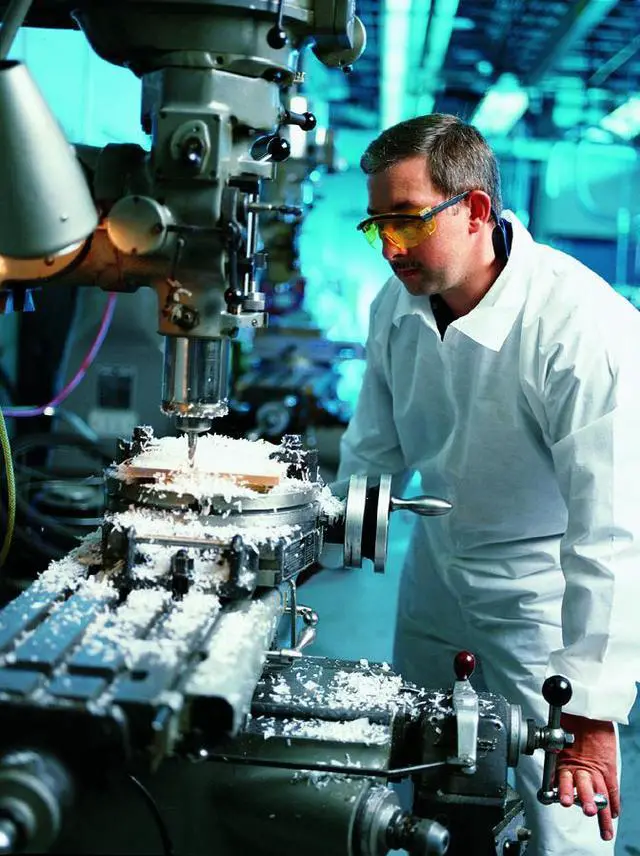 Main image of Kimberly-Clark - 49115 - Hooded Disposable Coveralls with Elastic Cuff, White, 2XL, SMS