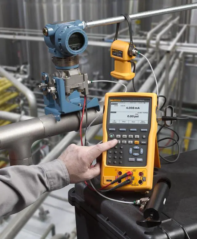 Alt view image 3 of 4 - Fluke 750P31 - High Pressure Module, 0 - 10000 psi (0 - 700 BAR), (0 - 70 MPA)