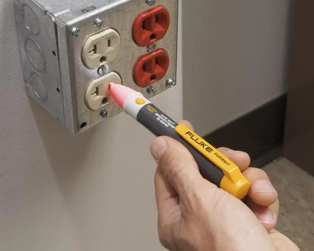 Alt view image 3 of 11 - Fluke 1AC-A1-II AC Voltage Detector