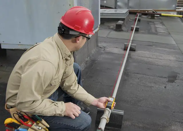 Alt view image 3 of 6 - Fluke 424D Laser Distance Meter