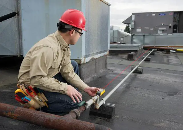 Alt view image 2 of 6 - Fluke 424D Laser Distance Meter