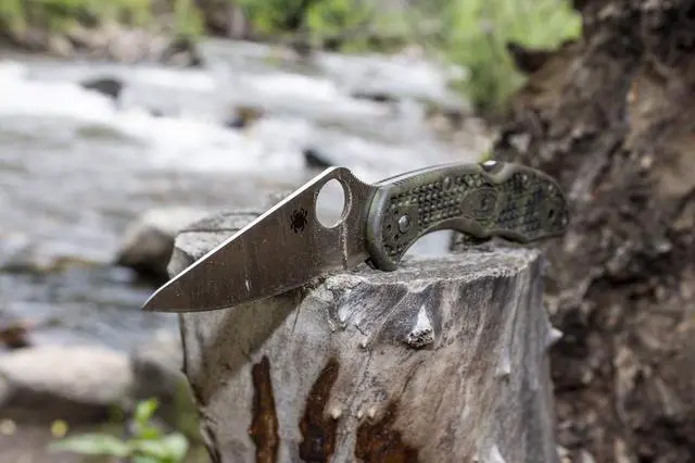 Alt view image 6 of 6 - Delica 4 Lightweight 7.15" Signature Folding Knife with 2.90" Flat-Ground Steel Blade and High-Strength FRN Handle - PlainEdge Grind