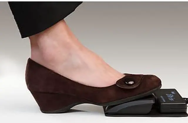 Alt view image 2 of 2 - Savant Elite Programmable Triple Action Foot Switch with Extra Jack- FS30AJ