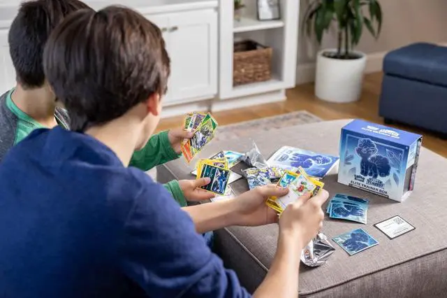 Alt view image 3 of 14 - Pokemon TCG: Sword & Shield Silver Tempest Elite Trainer Box
