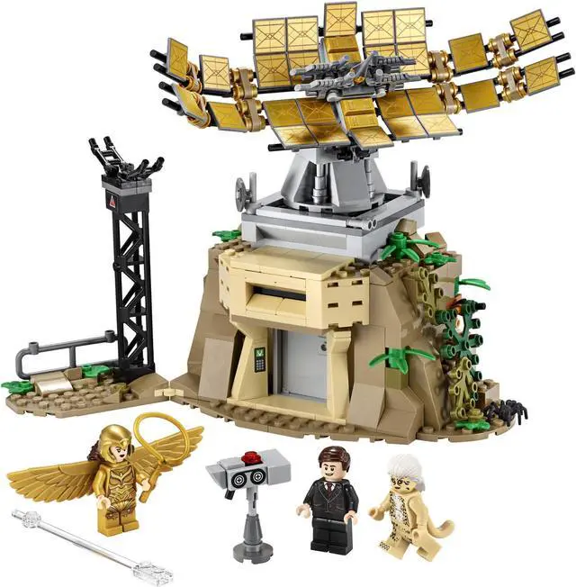 Alt view image 2 of 6 - LEGO DC Wonder Woman vs Cheetah 76157 with Wonder Woman (371 Pieces)