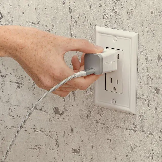 Alt view image 3 of 3 - OtterBox Premium Pro USB-C Fast Wall Charger 30W - White