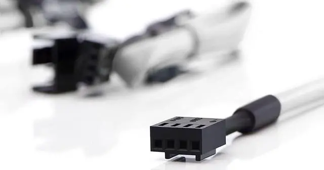 Alt view image 2 of 2 - Noctua NA-SYC1 chromax.red, 4-Pin Y-Cables (Red)