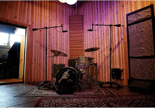Alt view image 12 of 17 - SE Electronics X1 S Studio Bundle