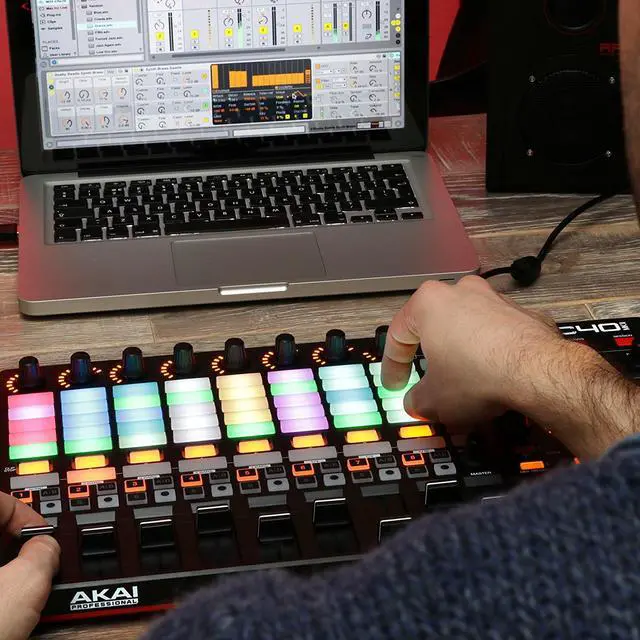 Alt view image 9 of 12 - AKAI APC40 mkII
Ableton Live Performance Controller