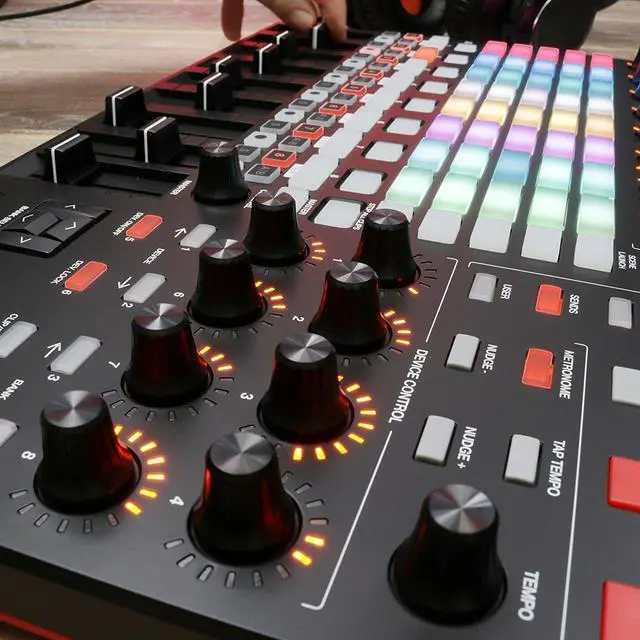 Alt view image 10 of 12 - AKAI APC40 mkII
Ableton Live Performance Controller