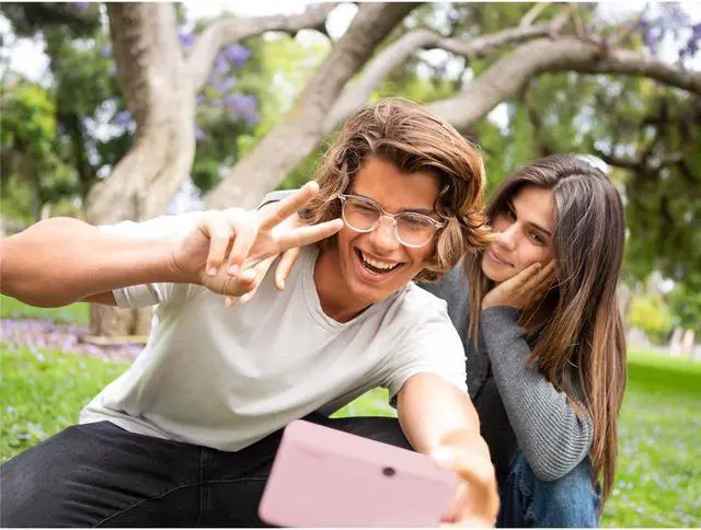 Alt view image 4 of 20 - Canon IVY CLIQ+2 8 Megapixel Instant Digital Camera Rose Gold 4519C001