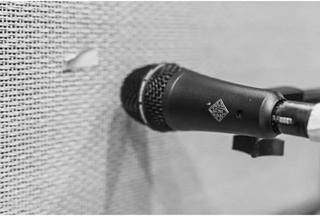 Alt view image 4 of 5 - telefunken m80sh dynamic microphone chrome