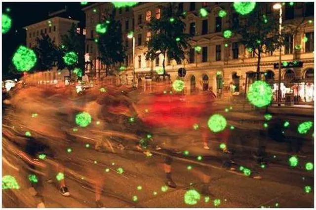 Alt view image 2 of 3 - Revolog Volvox 35mm ISO 200 Color Film, 36 Exposure #900235