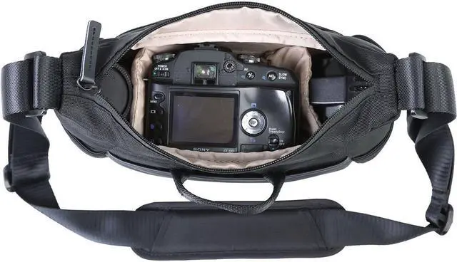 Alt view image 4 of 7 - Vanguard VEO GO 21M Shoulder Bag, Black #VEO GO21M BK