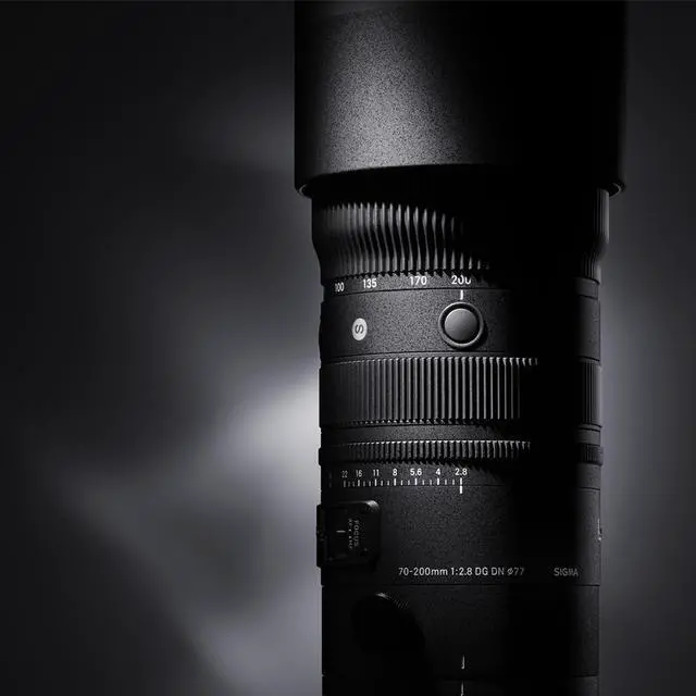 Alt view image 4 of 5 - Sigma 70-200mm f/2.8 DG DN OS Sports Lens for L Mount