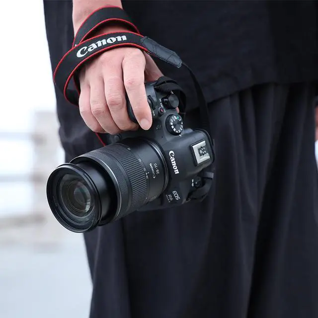 Alt view image 12 of 12 - RF28-70mm F2.8 is STM
