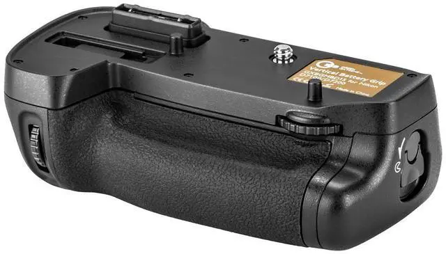 Main image of Green Extreme Multi Power Battery Grip (MB-D15 Replacement) For Nikon D7100 & D7200 DSLR Camera, Holds EN-EL15 Battery or 8 AA Batteries