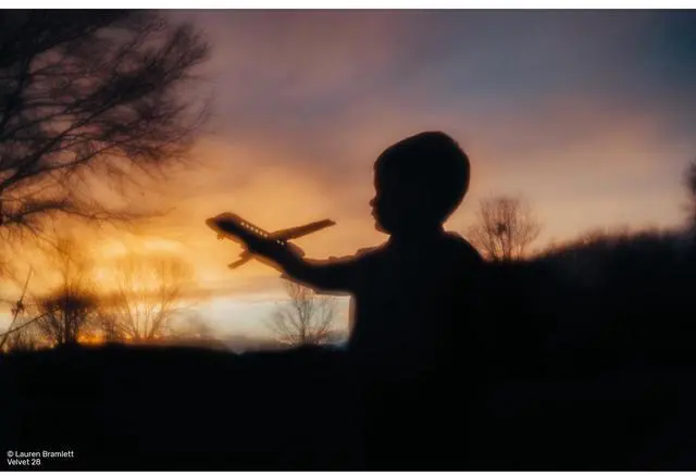 Alt view image 2 of 6 - Lensbaby Velvet 28 28mm f/2.5 Lens for Micro Four Thirds, Silver