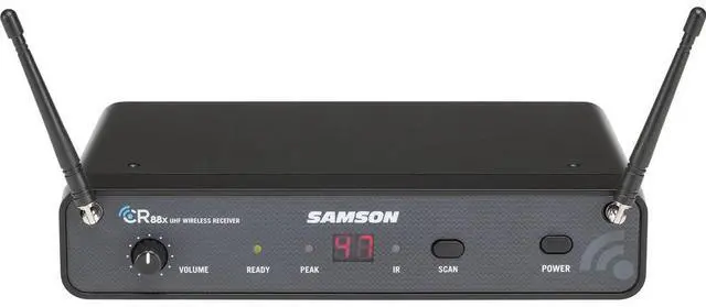 Alt view image 4 of 7 - Samson Concert 88x UHF Wireless Earset System, Includes CR88x Wireless Receiver, CB88 Beltpack Transmitter, SE10 Earset Microphone, K: 470-494MHz