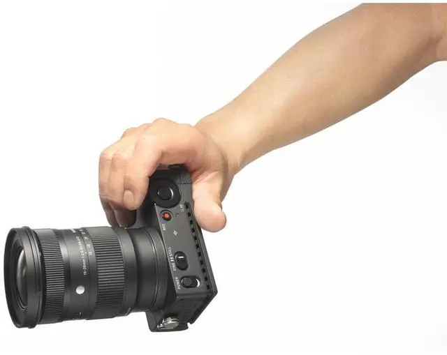Alt view image 7 of 7 - Sigma 16-28mm f/2.8 DG DN Contemporary Lens for Sony E