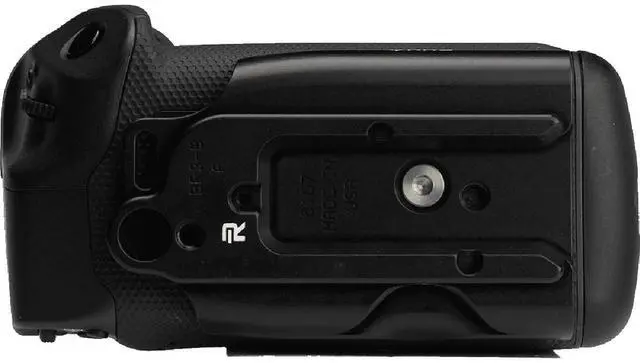 Alt view image 4 of 7 - Really Right Stuff Base Plate for Canon EOS R3