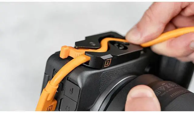 Alt view image 5 of 7 - Tether Tools LeverLock Plate & Optima 10G 15' USB-C Straight to RA Cable, Black