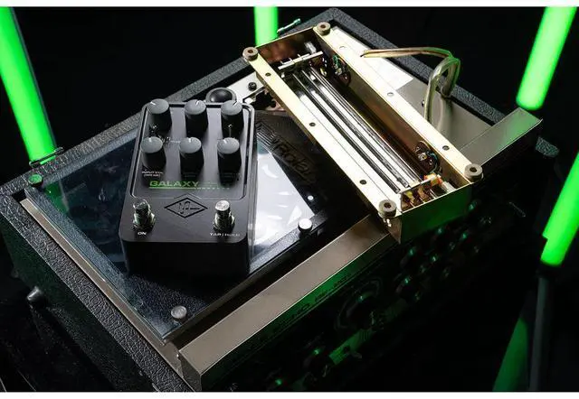 Alt view image 6 of 6 - Universal Audio UAFX Galaxy '74 Tape Echo and Reverb Pedal