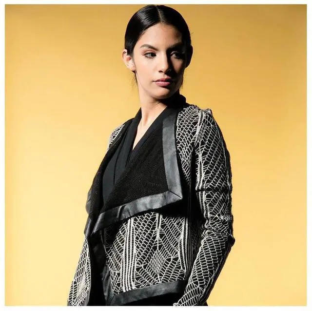 Alt view image 4 of 5 - Savage Widetone Seamless Background Paper, 86" wide x 36' Sand, #4 #4-86 Z