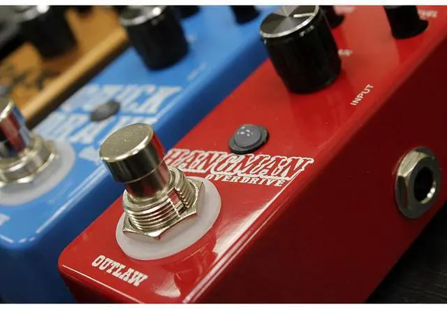 Alt view image 18 of 19 - Outlaw Effects Hangman Guitar Overdrive Pedal