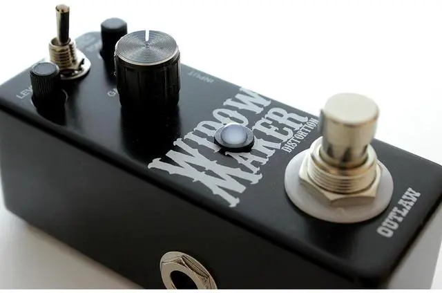 Alt view image 18 of 20 - Outlaw Effects Widow Maker Metal Guitar Distortion Pedal