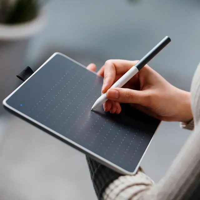 Alt view image 9 of 9 - Wacom One S 6" x 3.7" Active Area USB Type-C Tablet - Small