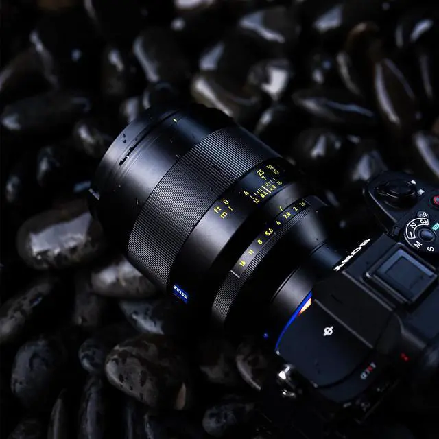 Alt view image 6 of 7 - Zeiss Otus ML 50mm f/1.4 Lens for Canon RF #000000-2693-732