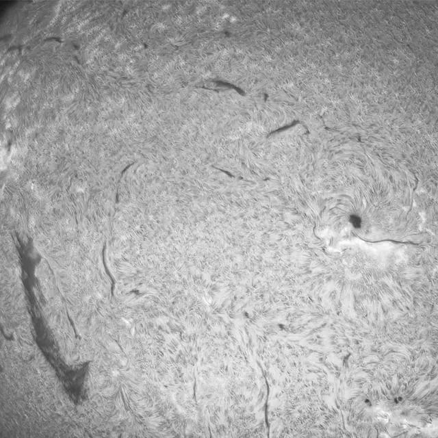 Alt view image 2 of 4 - Sky-Watcher Heliostar 76mm H-Alpha Solar Telescope with SolarQuest Mount Kit
