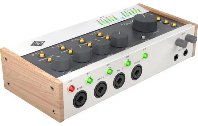 Main image of Universal Audio Volt 476P 4x4 USB 2.0 Audio Interface with Built-In Mic Preamps and Compressor