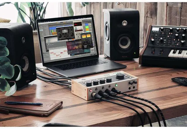 Alt view image 7 of 7 - Universal Audio Volt 476P 4x4 USB 2.0 Audio Interface with Built-In Mic Preamps and Compressor