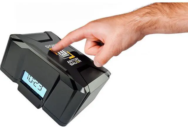 Alt view image 4 of 5 - Anton Bauer Dionic XT150 156Wh Gold Mount Lithium-Ion Battery