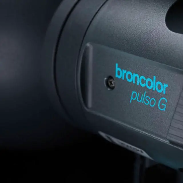 Alt view image 5 of 5 - Broncolor Pulso G 1600 WS Lamphead with Flash Tube, Modeling Lamp, Clear Protecting Glass Dome/Plate and Cap