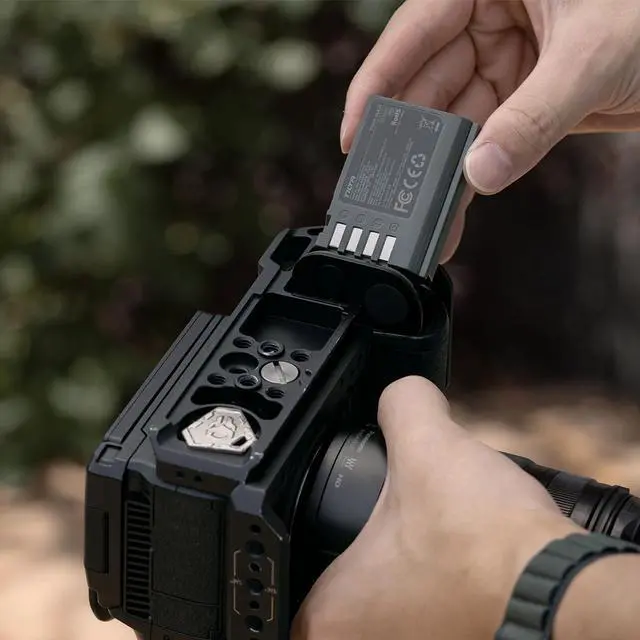 Alt view image 6 of 7 - Tilta DMW-BLK22 17.28Wh 7.2V 2400mAh Lithium-Ion Battery with USB-C Charging Port, Green