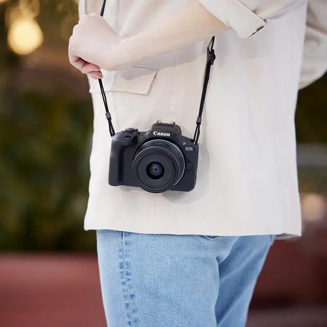 Alt view image 6 of 7 - Canon RF 75-300mm f/4-5.6 Lens, Black